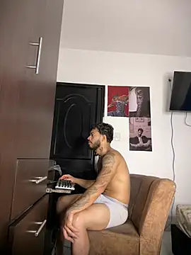 Enzomoretti__ Live XXX Chat