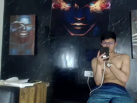 CamAndOfficial Adlı Modelin Canlı XXX Sohbeti