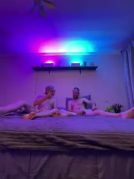 Czat XXX na żywo – 2hornyguyz