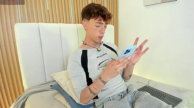Chat XXX Live Timothy_ros