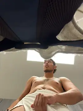 StrokingDaddy4 élő XXX-chatje