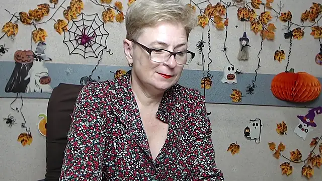EmiliaGree's Live XXX Chat