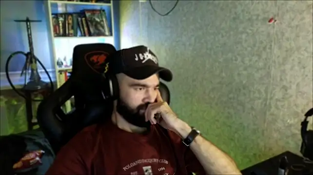 دردشة _Serious_Man الجنسية المباشرة