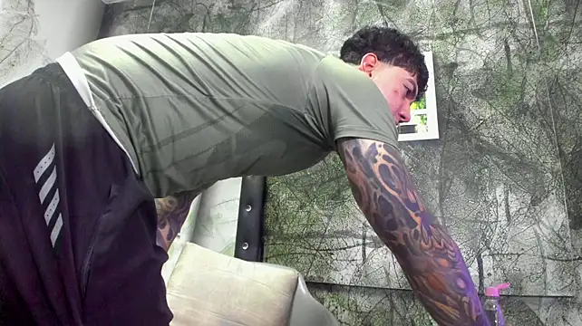Gury_tattoo live XXX chat