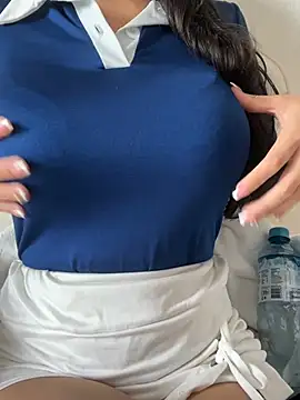 DulceMya Adlı Modelin Canlı XXX Sohbeti