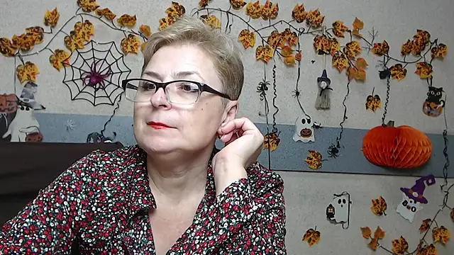 EmiliaGree's Live XXX Chat