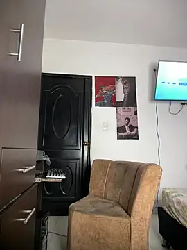 Enzomoretti__: απευθείας συνομιλία ΧΧΧ