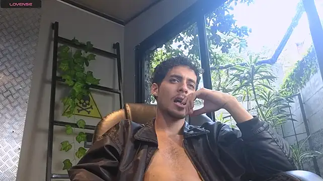 Chat XXX en directo de Jeey_Bee