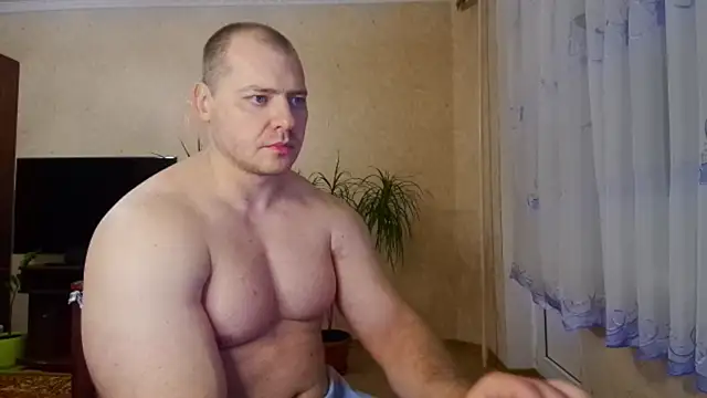 massiveman295 live XXX chat