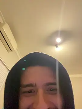 Chat +18 de Ivis1999 ao vivo