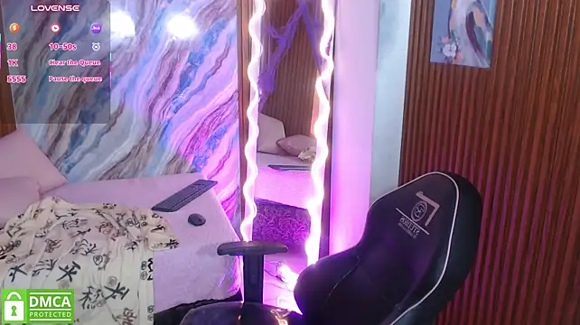 Chat XXX en directo de ETHANN_TAY1
