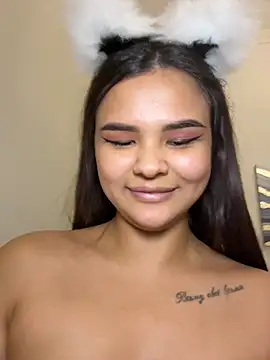 AsianTeenXXX Adlı Modelin Canlı XXX Sohbeti