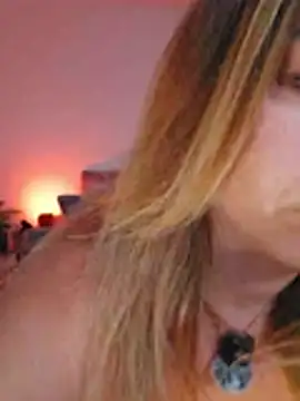 AngelaDesires Chat XXX in diretta