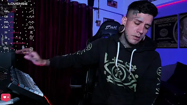 Chat XXX ao vivo de jhonny__ackerman
