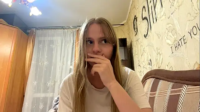 DollieMuhn live XXX chat