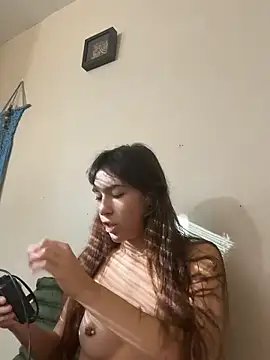 KammyX Adlı Modelin Canlı XXX Sohbeti