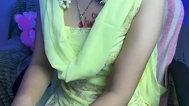 QueenAngelena Adlı Modelin Canlı XXX Sohbeti