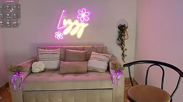 Chat +18 de Lizzy_kanee ao vivo