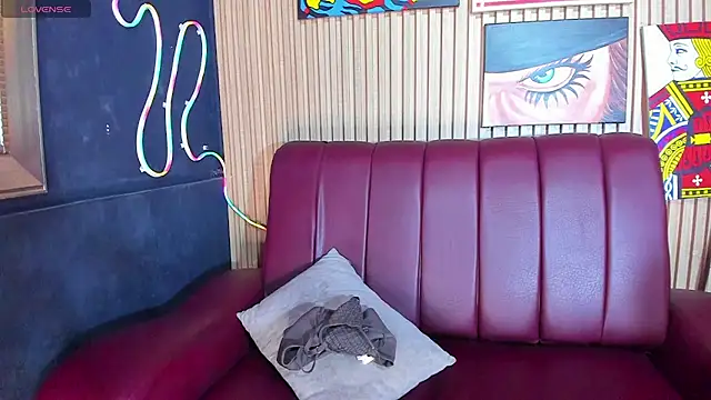 Chat +18 de MiaCollinsz ao vivo