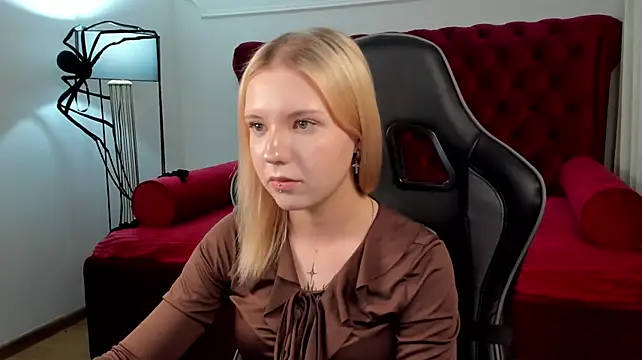 XXX chat uživo modela NellyMars