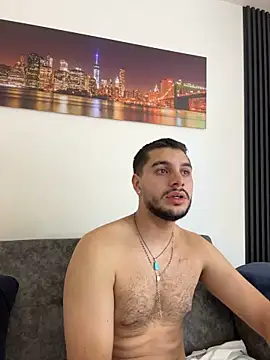 Chatroom XXX en direct de AmadeoWild
