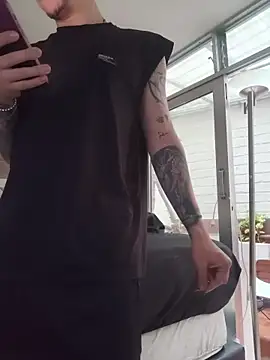 AlphaMasterXxx's Live XXX Chat