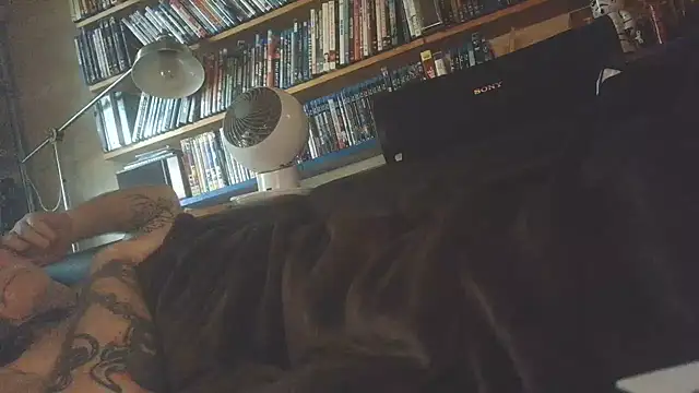 overmydadbody222 Webcam show