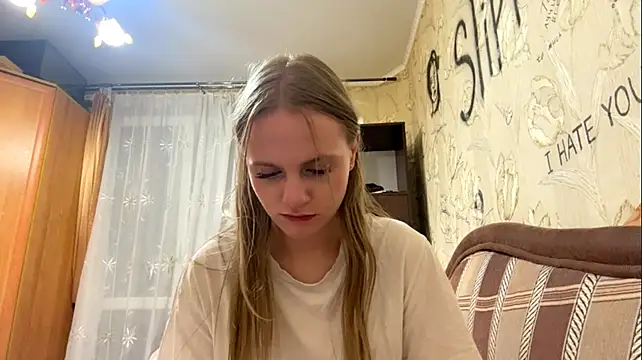 DollieMuhn Adlı Modelin Canlı XXX Sohbeti