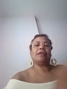 Mia__Star__ Adlı Modelin Canlı XXX Sohbeti
