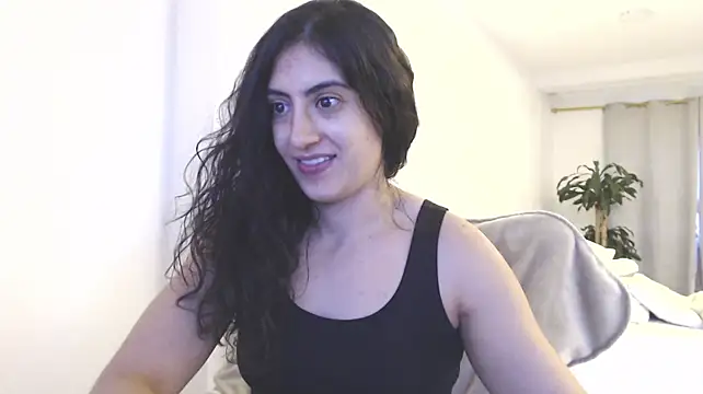 MIYESSI Chat XXX live