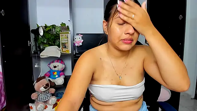 zara_cute Adlı Modelin Canlı XXX Sohbeti