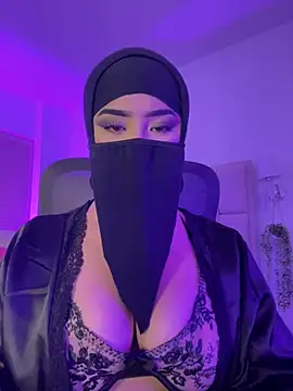 Yasmin_cute Adlı Modelin Canlı XXX Sohbeti