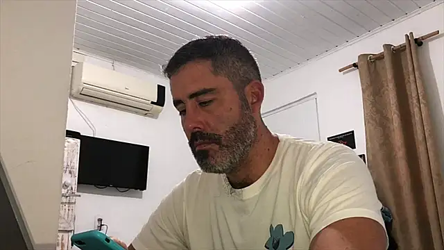 victor_chat: απευθείας συνομιλία ΧΧΧ