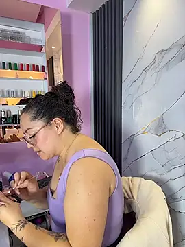 Chat +18 de Nails_Lucia ao vivo