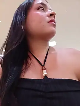 Chatroom XXX en direct de Julieth_hot-69