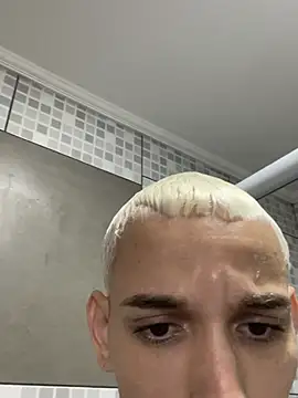 XXX chat uživo modela Astro7raro