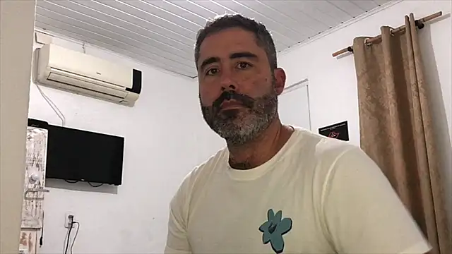 Chat XXX ao vivo de victor_chat