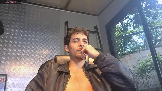 Jeey_Bee's Live XXX Chat