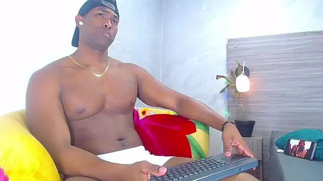 Roman_Muscle_ live XXX chat