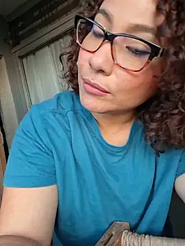 Chat +18 de JuliRamirez ao vivo