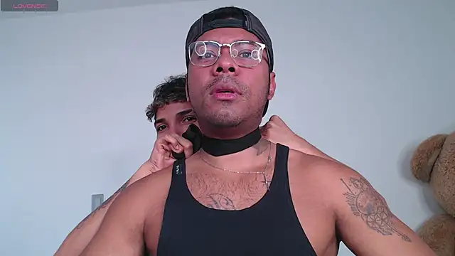 PaulXLeonhz webkamerás műsora