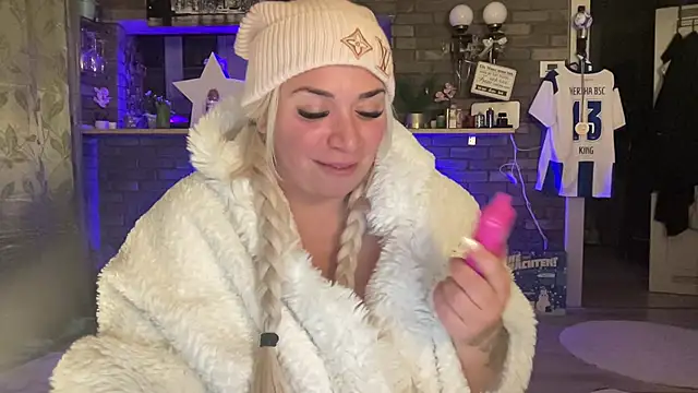 XXX chat uživo modela Monageil