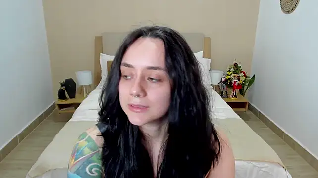 KatherineBond Chat XXX live