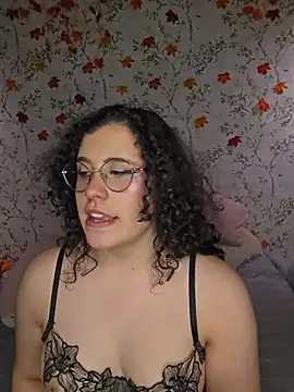 Charlotte__Miller: απευθείας συνομιλία ΧΧΧ