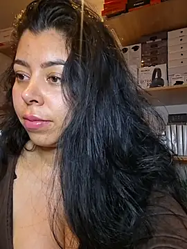 Chatroom XXX en direct de Luianna