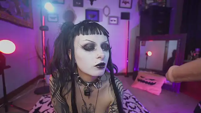 Chat +18 de insania_9999_ ao vivo
