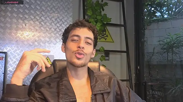Jeey_Bee Chat XXX live