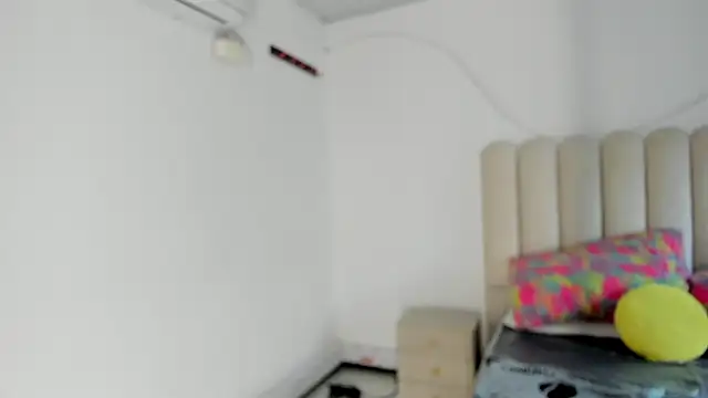 Chat XXX ao vivo de NiaBrunette