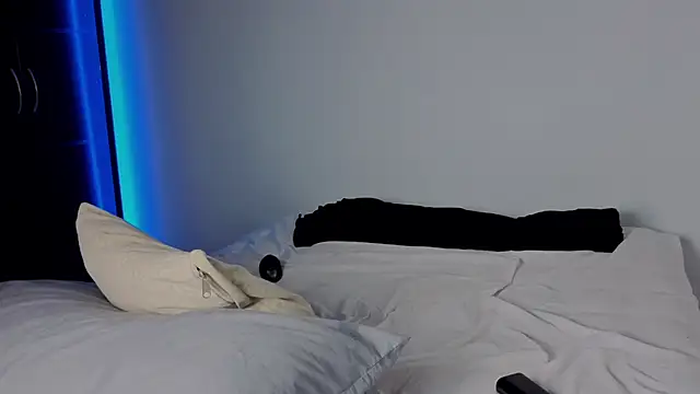WhatsUpMike's Live XXX Chat