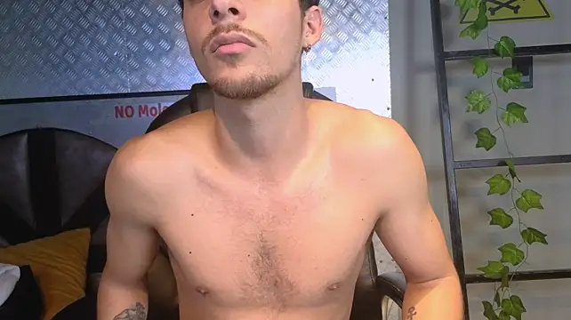 Chat XXX en directo de Jeey_Bee